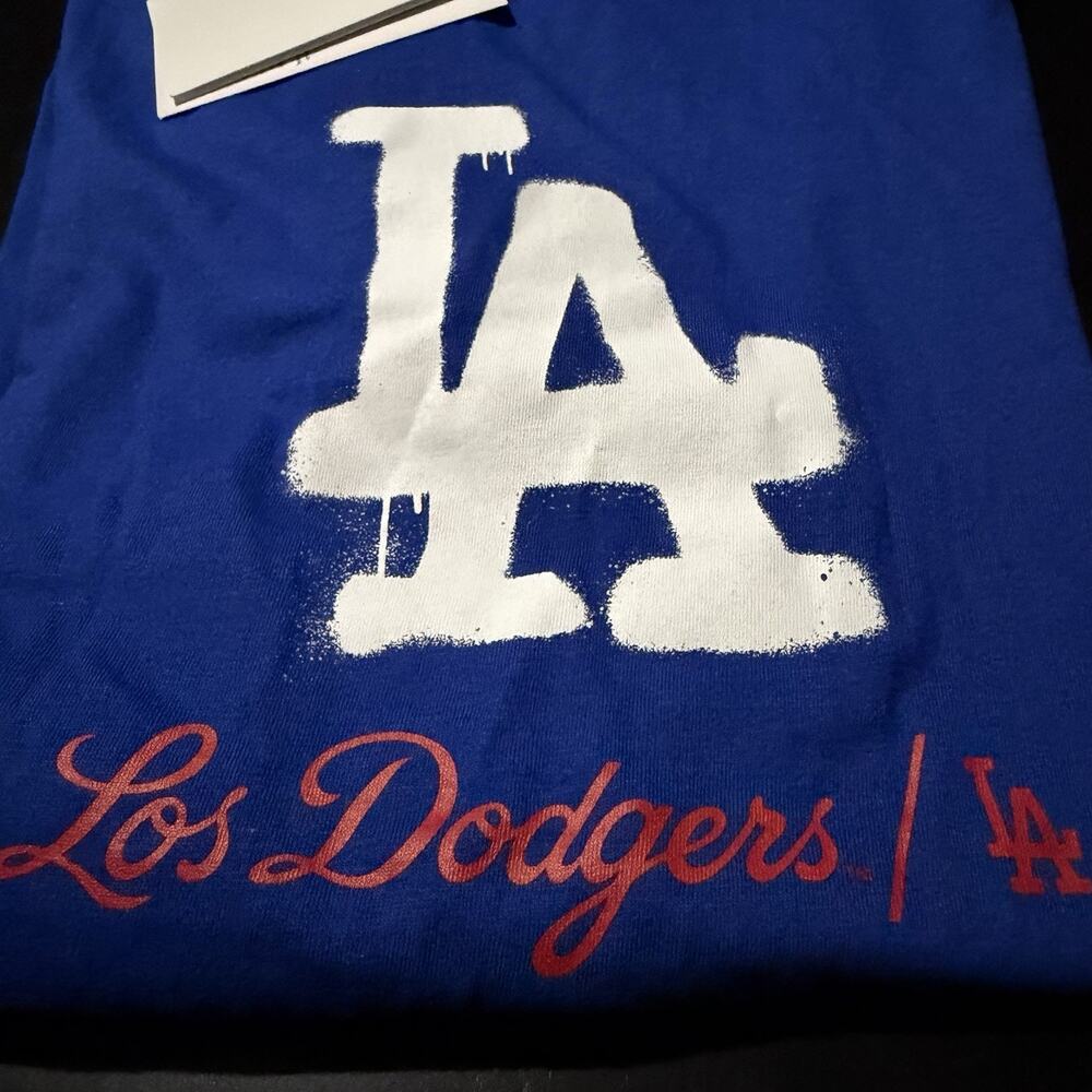 Nike LA Dodgers Blue White Spray Paint Logo T Shirt Women’s Medium Oversized NWT - Picture 3 of 12